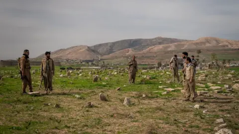 Matthew Goddard/BBC Iranian Kurdish fighters from the opposition Kurdistan Democratic Party of Iran (KDPI),  in northern Iraq
