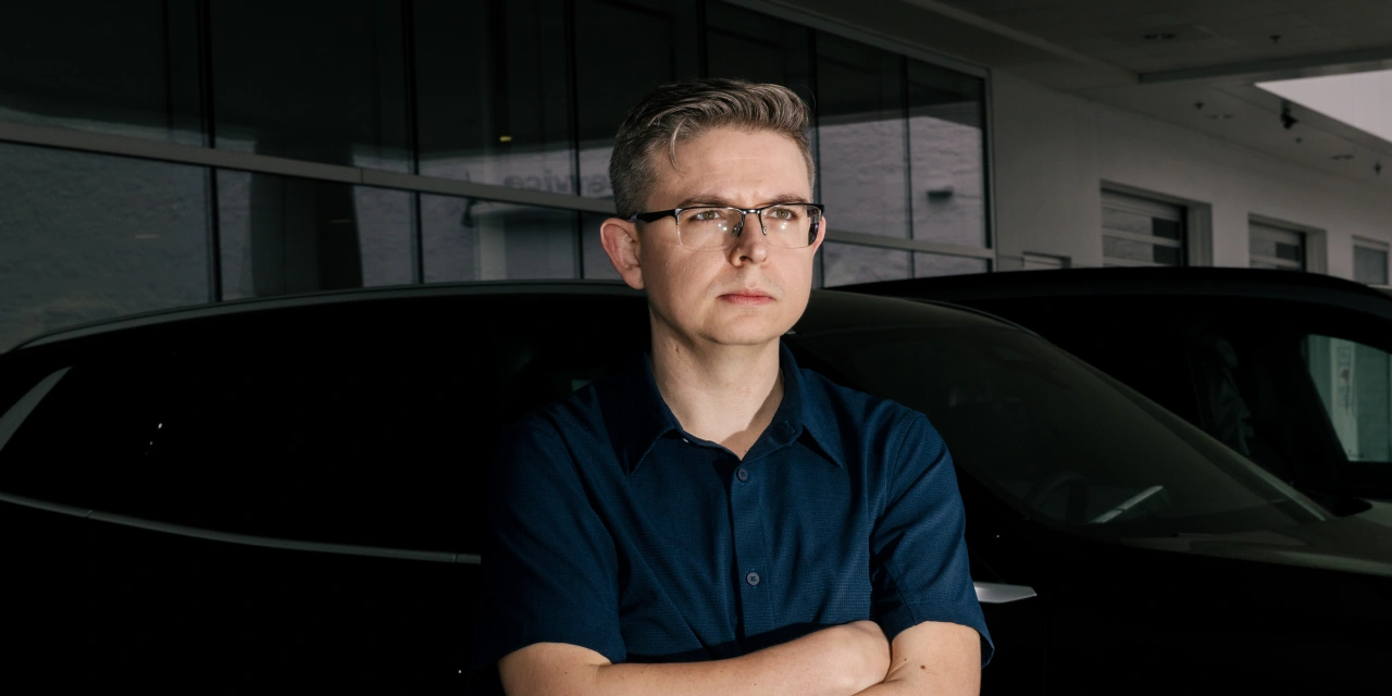 He Earns $1,000 Per Job—and He’s a Car Dealer’s Worst Nightmare