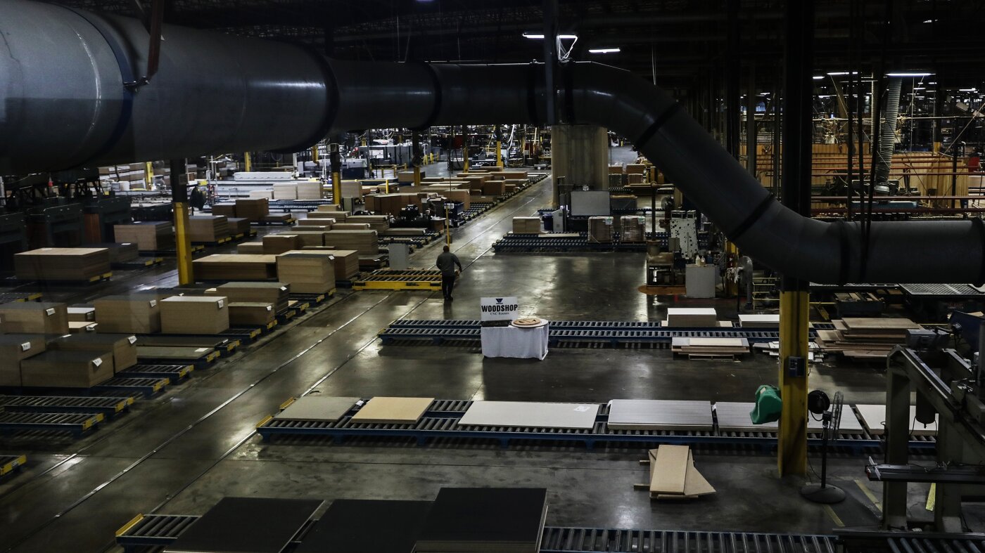 Trump Pushes for More Apprenticeships; Arkansas Manufacturer Leads the Way